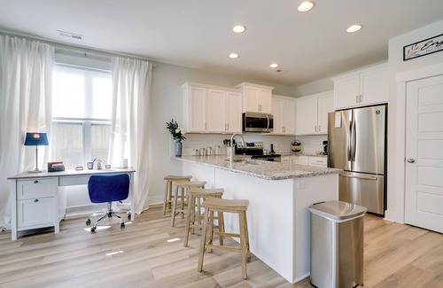 Hampstead Casa | Modern Family Home in Hampstead w/ Patio & Grill!