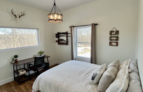 Emden Otro | Modern Farmhouse on 50 Secluded Acres - Near Mark Twain Lake!!