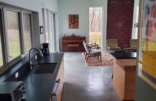 Damascus Casa | Pennsylvania / Poconos, NYS Catskills Riverfront Glass Home en el río Delaware