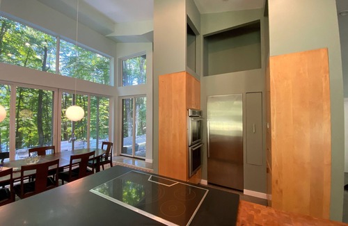 Damascus Casa | Pennsylvania / Poconos, NYS Catskills Riverfront Glass Home en el río Delaware