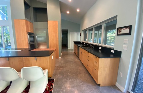 Damascus Casa | Pennsylvania / Poconos, NYS Catskills Riverfront Glass Home en el río Delaware