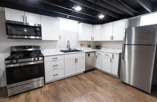 Grandville Casa | Modern Grandville Abode