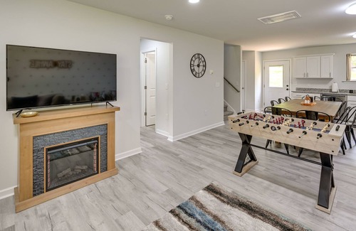 Greensboro Cabaña | Modern Greensboro Getaway w/ Fire Pit!