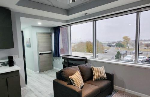 Tulsa Apartamento | Modern High-Rise Apartment - 4