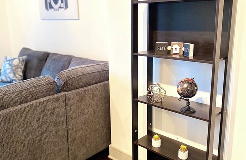 Glendale Apartamento | Modern Hollywood Hideaway - Steps from Walk of Fame!