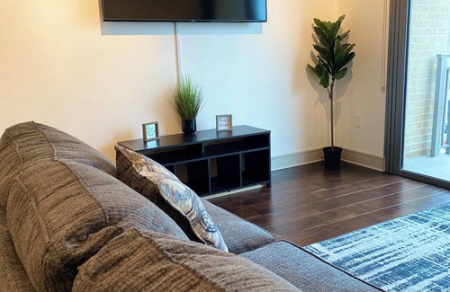 Glendale Apartamento | Modern Hollywood Hideaway - Steps from Walk of Fame!