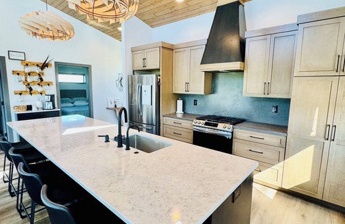 Big Horn County Casa | Modern Home with Private Big Horn River Access