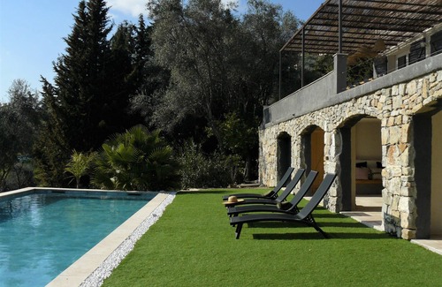 Chateauneuf-Grasse Villa | Modern House with Pool and Beautiful Terrace Sea View - BENAKEY