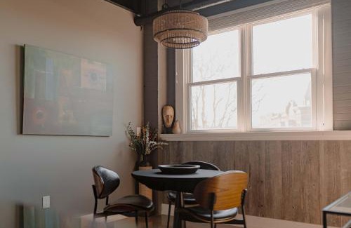 Benton Harbor Apartamento | Modern Industrial Loft for Two
