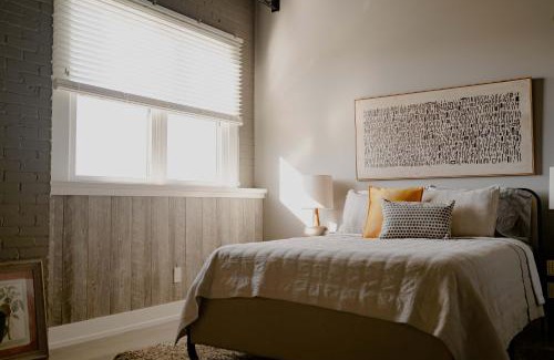 Benton Harbor Apartamento | Modern Industrial Loft for Two