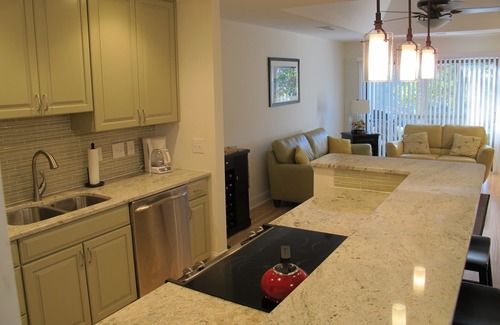 West Beach Cabaña | Moderna vista de la laguna Pasos de la piscina de la playa y el golf