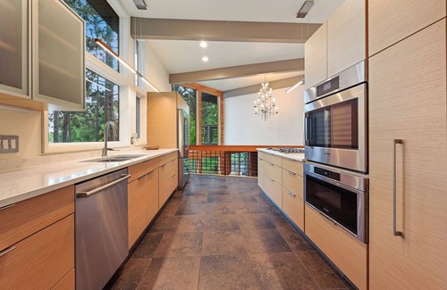 Stevens Point Casa | Modern Lake House w/ Hot Tub, Game Room & Relaxing Views