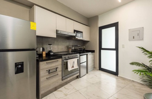 Merida Municipality Apartamento | Modern Lakeview Condo in Cabo Norte – Pool and Gym by LAHOS