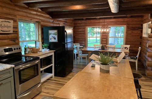 Delavan Lake Cabina | Modern Log Cabin in woods with two gas fireplaces; 20 acres; great location.
