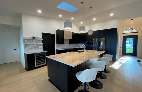 Sanders Casa | Modern Luxe Riverfront Paradise-new listing! Monthly discount