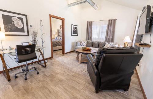 Rapid City Casa | Modern Luxury Bungalow steps from DT Activities