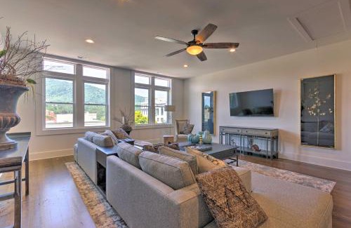Waynesville Apartamento | Modern Main St Apt in Downtown Waynesville!