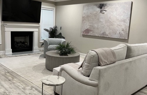 Loganville Apartamento | Modern meets country Loganville GA with AC, WiFi, pool.