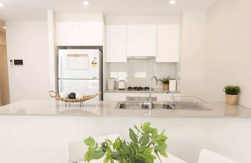 Bankstown Apartamento | Modern, Minimalist 2BR Apartment