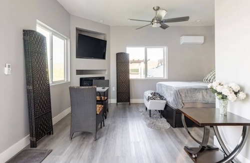 Corona Casa | Modern New Resort Style Guest House