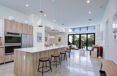 Tropic Palms Casa | MODERN PALMS — Saltwater Pool, Gym, BBQ Grill, Yoga Area, Board Games