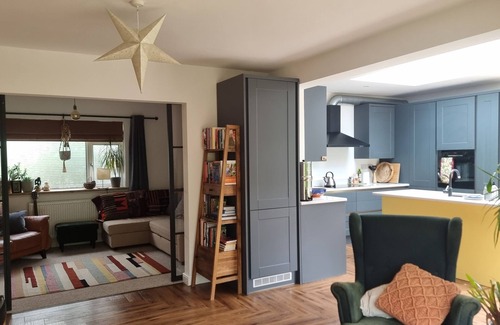 Fishponds Casa | Modern peaceful bungalow with tranquil garden next to Bristol/Bath cycle path