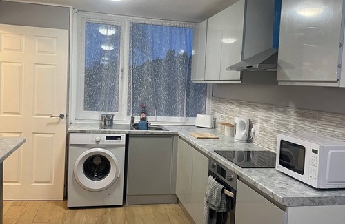 Walton on Trent Casa | Modern Rooms to rent in refurbished house with great transport links