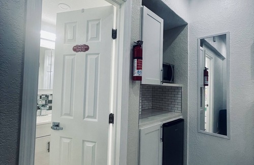 Sunrise Casa | Modern style home with your own private entrance and Bathroom , Free WIFI avail