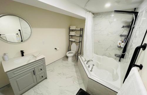 Thorold Apartamento | Modern Thorold Apt with Pool Table