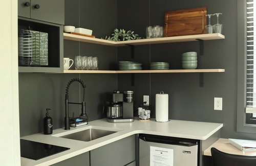 Milroy Cabina | Modern Tiny Home 27 w/Hot Tub!