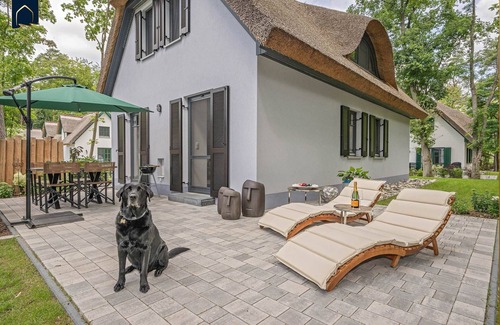 Zirchow Casa | Modern vacation home in fishing village with sauna & garden - rural and quiet on U