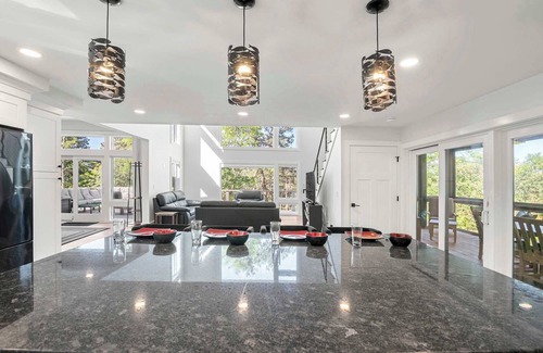 Wellfleet Casa | Modern Wellfleet Retreat 2 mi to Beach!