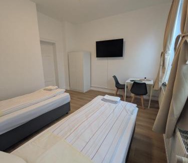 Neumuenster Apartamento | Modernes Apartment mit 2 Schlafzimmern und Privatparkplatz nahe Innenstadt
