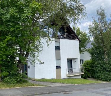 Hustadt Apartamento | Modernes Ferienhaus mit 2 Balkonen, Terrasse und Garten !