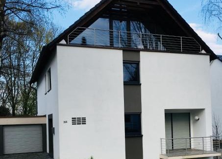 Hustadt Apartamento | Modernes Ferienhaus mit 2 Balkonen, Terrasse und Garten !