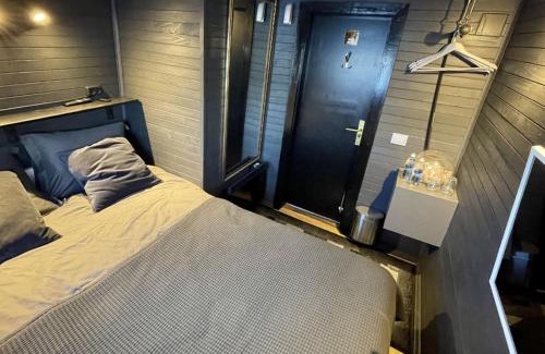 Kaunas Alquiler De Eote | Modernus kambarys baržoje ant Nemuno