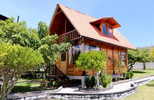 Santa Rosa de Cusubamba Hotel | Molino de Café Cabañas Lodge