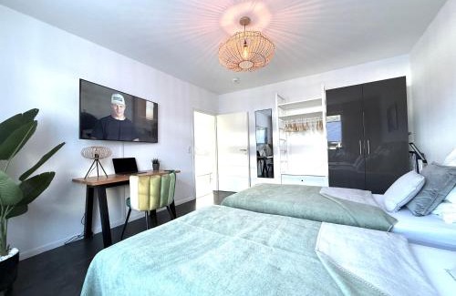 Western Ring Area Apartamento | Mona Lisa, Komplette Wohnung, 24h Check-in, mit Parkplatz, Balkon, 2x Smart TV, Zentrum