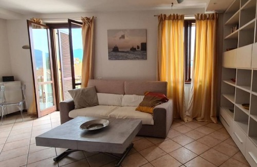 Predore Apartamento | Monalba Holiday Apartment on Lake Iseo with 3 bedrooms