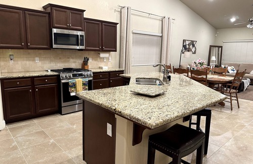 Merced Casa | Mondavi Cottage - a VRBO home perfect for university or medical Professionals