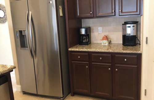 Merced Casa | Mondavi Cottage - a VRBO home perfect for university or medical Professionals