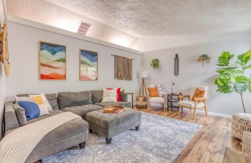 Monmouth Casa | Monmouth Family Retreat - Pet Friendly, Play Areas, Hot Tub, Game Room