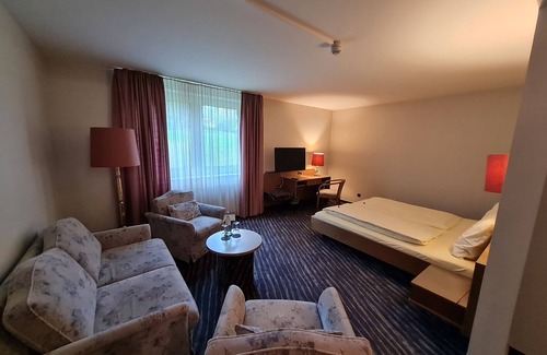 Marienheide Hotel | Montana Landhotel Gummersbach-Nord