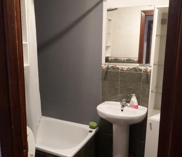 Las Campas y San Claudio Apartamento | MONTE NARANCO-LOS VEGA PARKING e INTERNET GRATIS