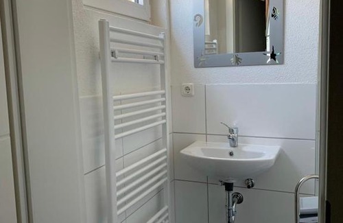 Kassel Casa | Monteurzimmer Ahnetal Zweibettzimmer Einzelzimmer mit eigenem Bad