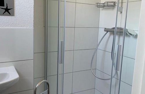 Kassel Casa | Monteurzimmer Ahnetal Zweibettzimmer Einzelzimmer mit eigenem Bad