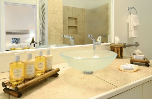 Pond Hill Hotel | Montpelier Plantation & Beach