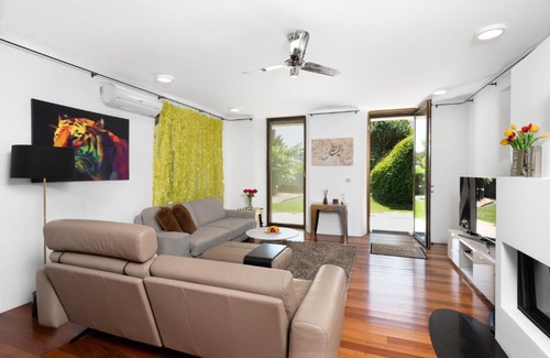 Montreux City Centre Villa | Montreux Rotana Garden House with Private Pool - Swiss Hotel Apartments