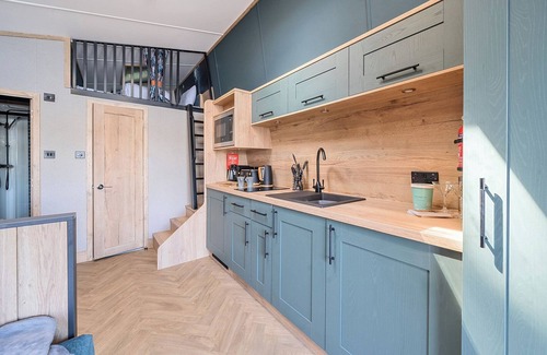 Great Billing Cabaña | MOONLIT SKYLIGHT - BILLING AQUADROME in Billing Aquadrome Holiday Park