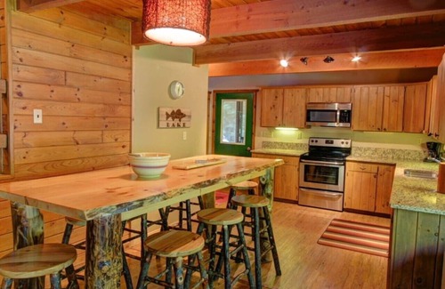 Hayward Cabina | Cabaña privada aislada en el hermoso lago Moose de Hayward